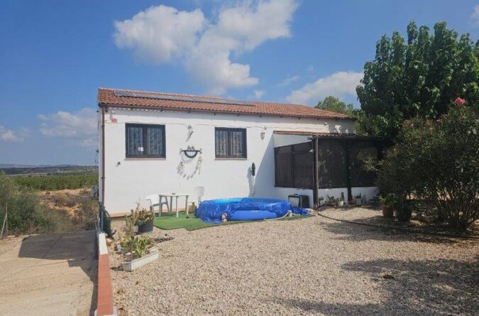 Mora la Nova – 2 bedroom country house – with balsa / pool