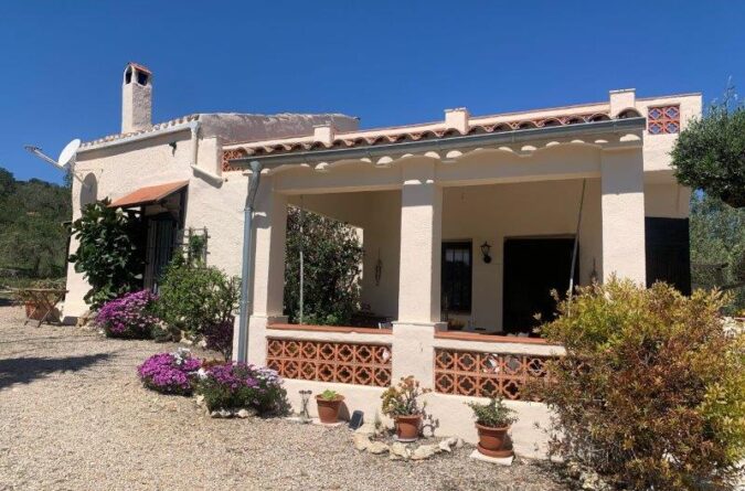 El Perelló – charming 2 bedroom country property in quiet location
