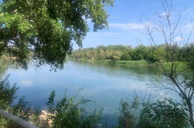 Ginestar – 2 adjacent riverside plots – close to the village