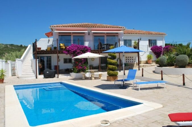 El Perelló – Stunning 3 bedroom country villa with independent 1 bedroom apartment