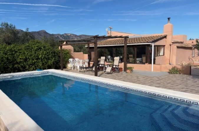 3-Bedroom Country House with Moroccan Flair, Olive Grove & Equestrian Facilities
